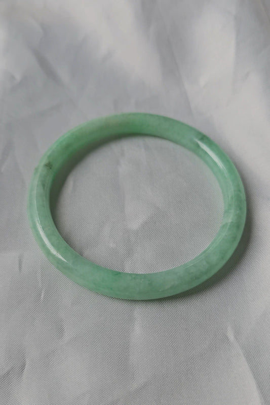 GUARDIAN | JAYDE Untreated Grade-A Jadeite Bangle in Apple Green (57.2mm Round)