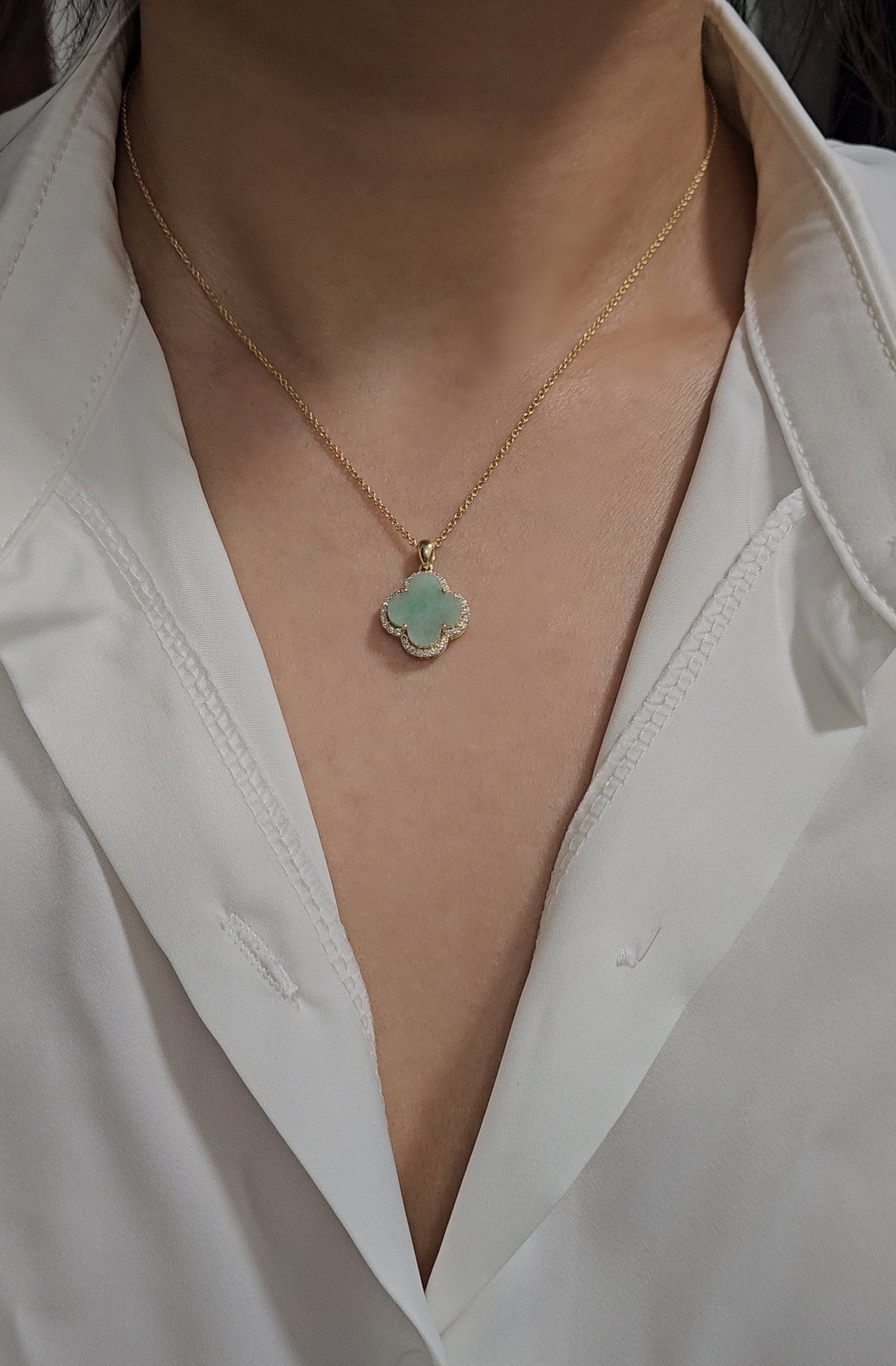 Nature | Serendipity Four Leaf Clover Jadeite Pendant in Pastel Green