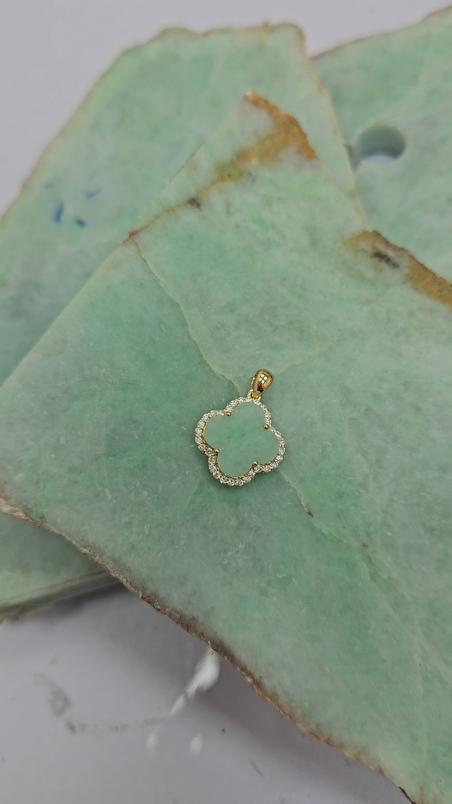 Nature | Serendipity Four Leaf Clover Jadeite Pendant in Pastel Green