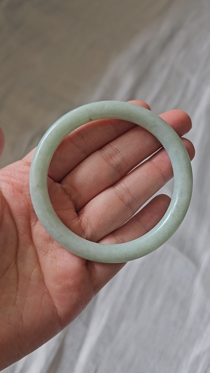 GUARDIAN | JAYDE Natural Grade-A Jadeite Bangle in Pastel Green (57.5mm Thin Round)