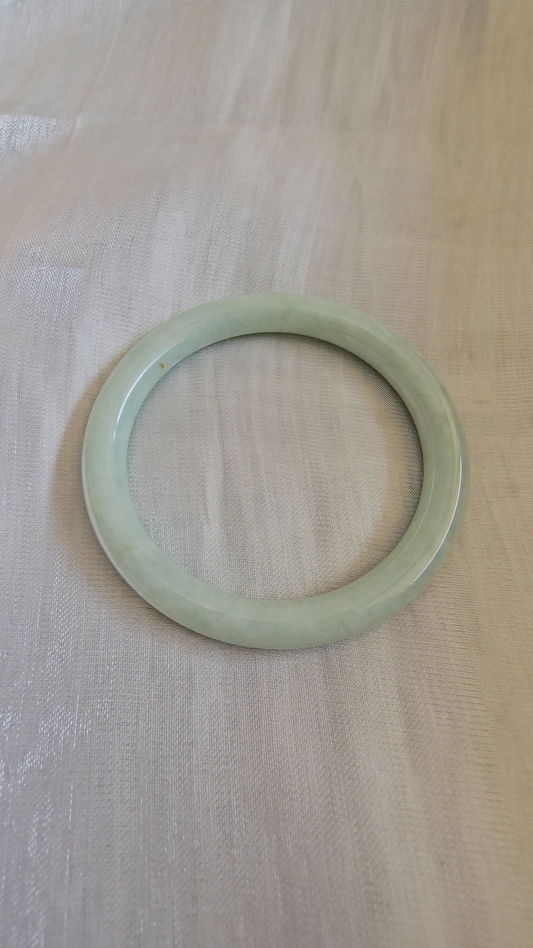 GUARDIAN | JAYDE Natural Grade-A Jadeite Bangle in Pastel Green (57.5mm Thin Round)