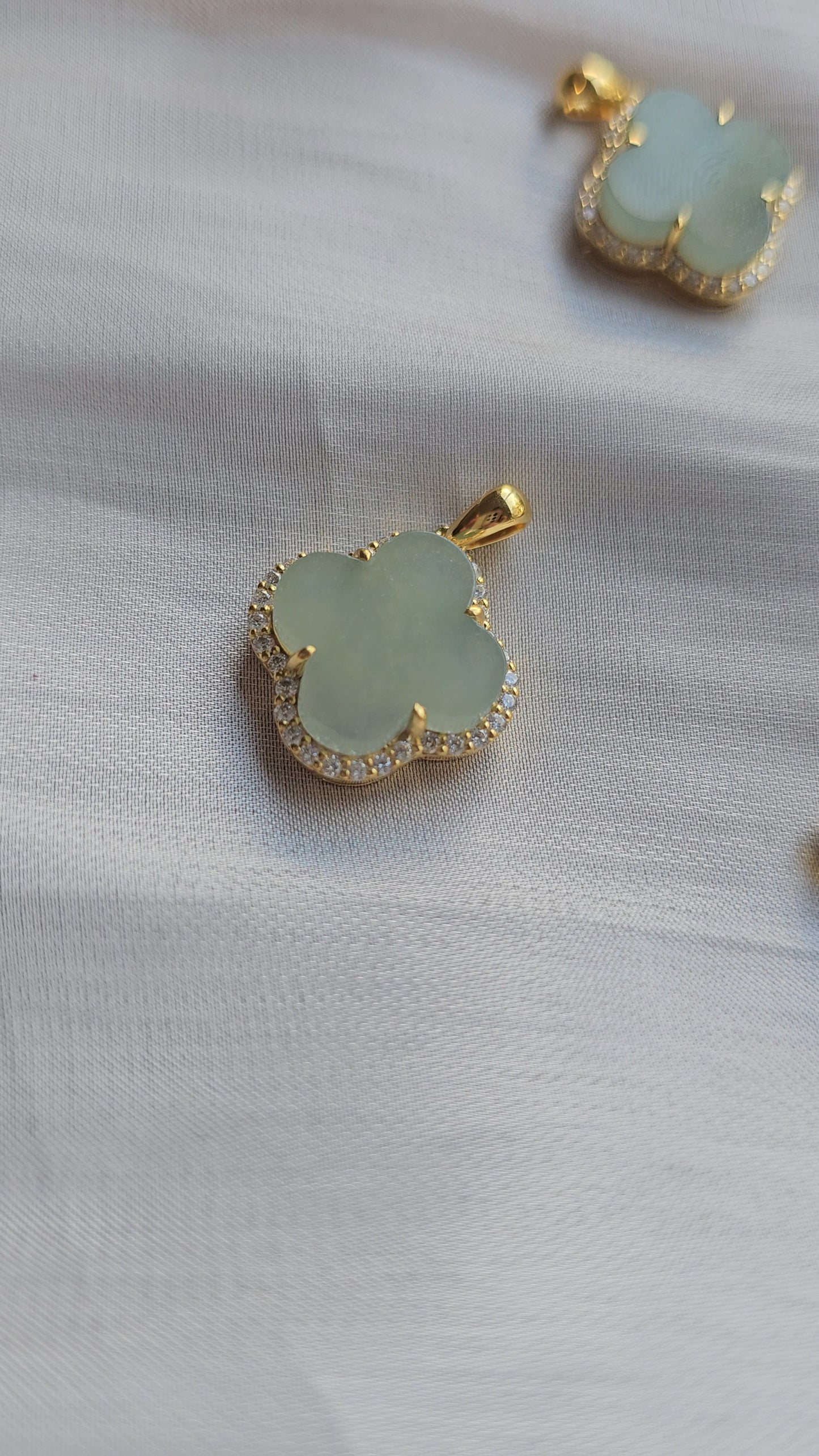 自然 | 緣份四葉草淺海綠色翡翠吊墜（18K鍍金） 