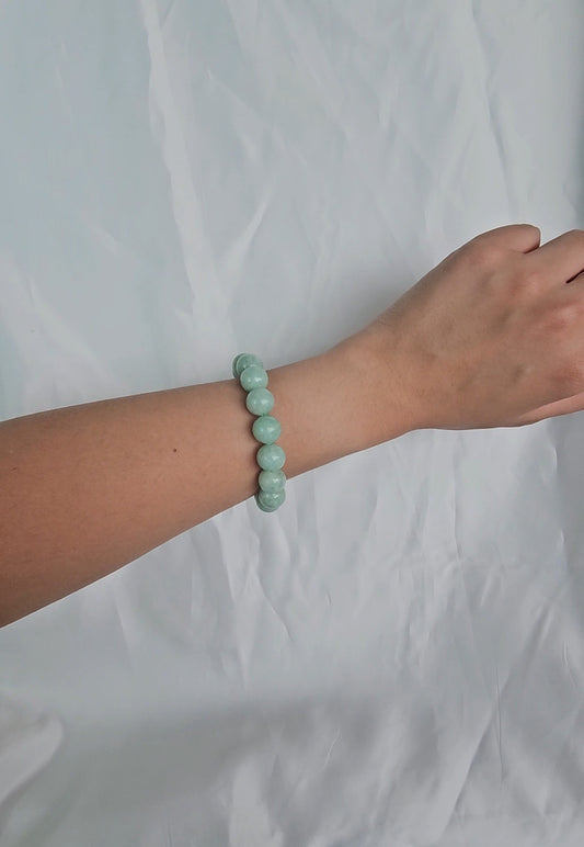 Yuan | Jadeite Bead Bracelet in Pastel Green (11mm)