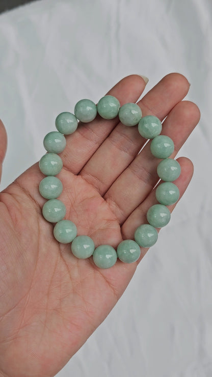Yuan | Jadeite Bead Bracelet in Pastel Green (11mm)
