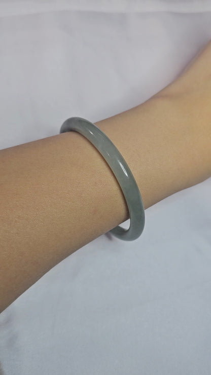 GUARDIAN | JAYDE Untreated Grade-A Jadeite Bangle in Aqua Green (54.5mm Thin Round)