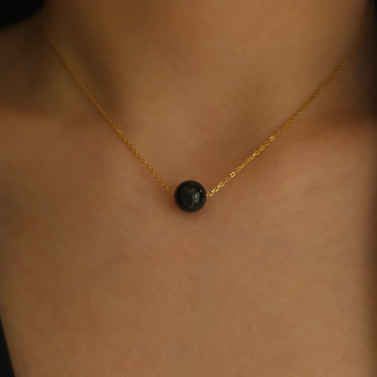 Yuan | Minimalist Floating Jade Necklace in Mysterious Black