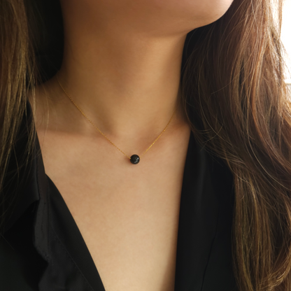 Yuan | Minimalist Floating Jade Necklace in Mysterious Black