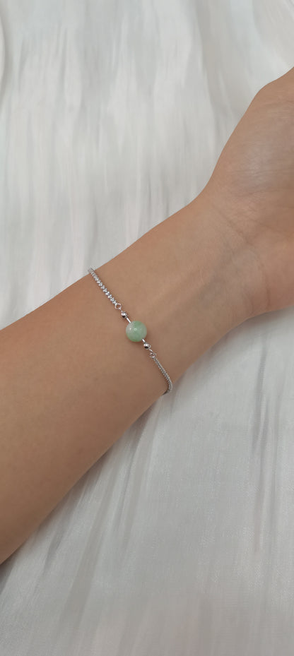 Yuan | Classic Jadeite Bracelet in White and Pastel Green