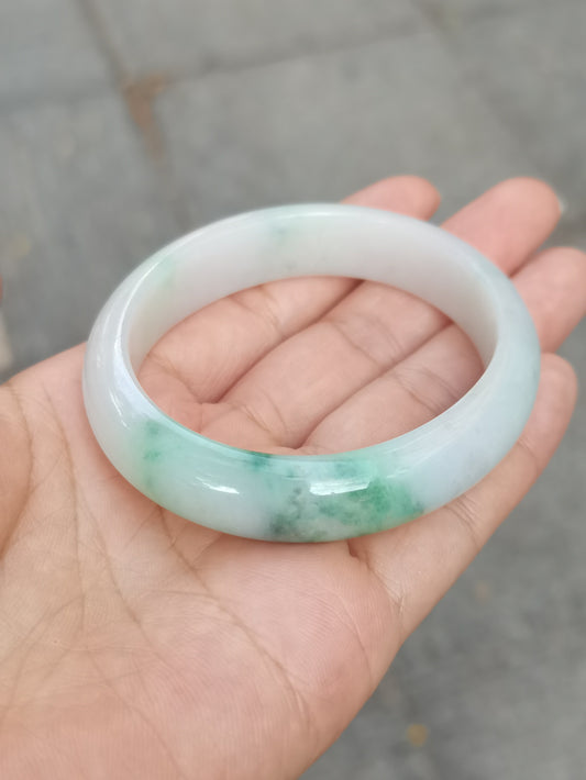 GUARDIAN | JAYDE Natural Grade-A Jadeite Bangle in Dreamy White & Floral Green (53.2mm Oval)