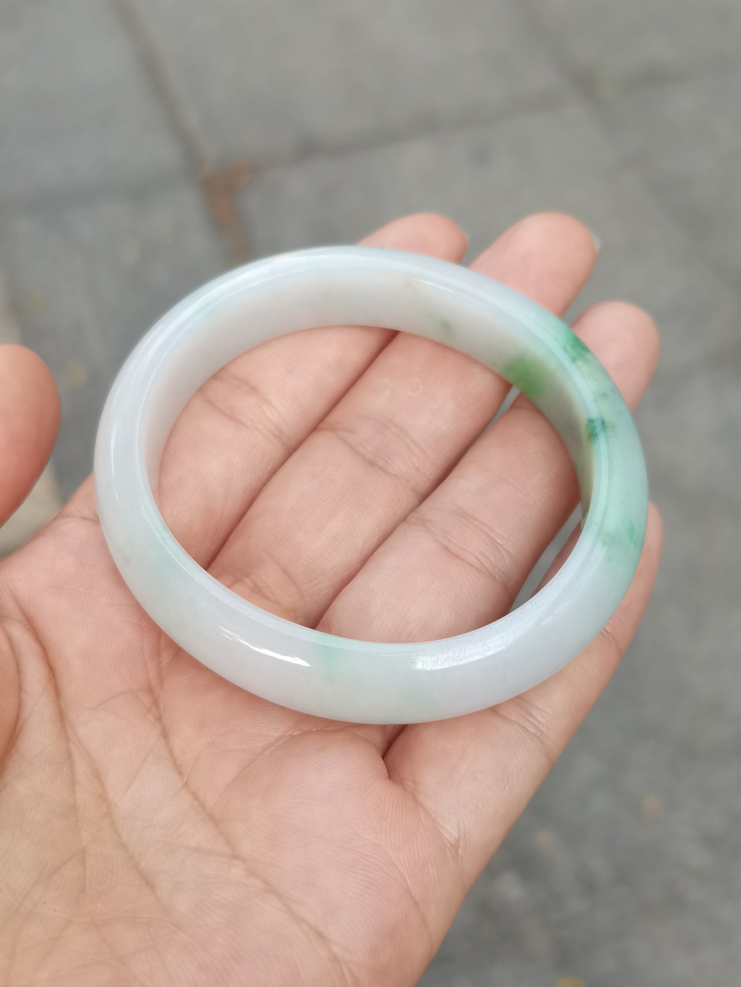 GUARDIAN | JAYDE Natural Grade-A Jadeite Bangle in Dreamy White & Floral Green (53.2mm Oval)