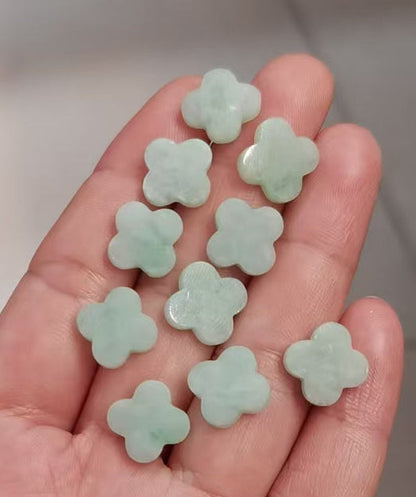 Nature | Serendipity Four Leaf Clover Jadeite Pendant in Pastel Green