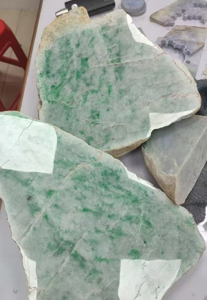 Nature | Serendipity Four Leaf Clover Jadeite Pendant in Pastel Green