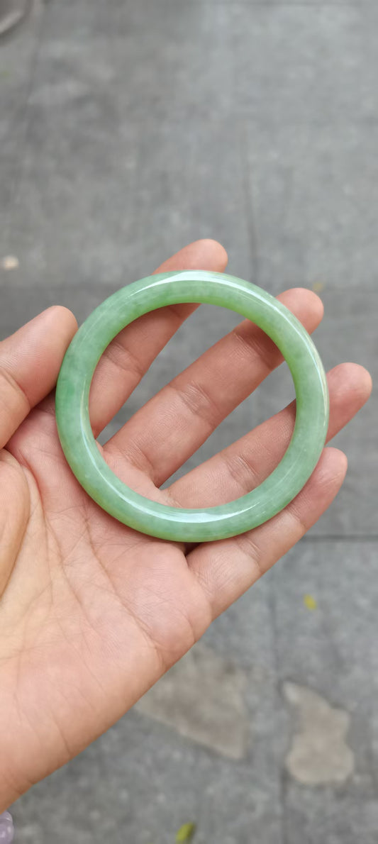 GUARDIAN | JAYDE Untreated Grade-A Jadeite Bangle in Apple Green (54.3mm Round)