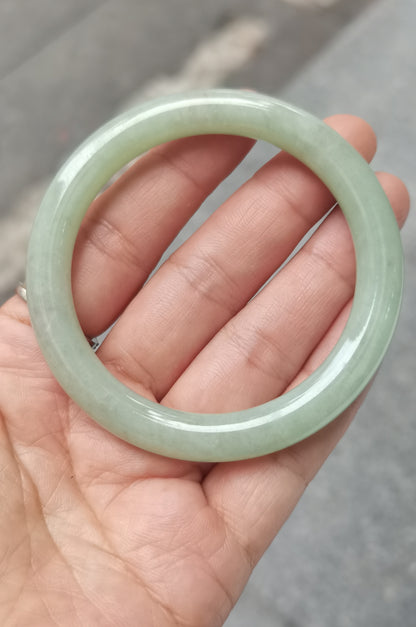 GUARDIAN | JAYDE Untreated Grade-A Jadeite Bangle in Pastel Green (53.4mm Round)