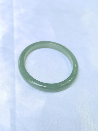 GUARDIAN | JAYDE Untreated Grade-A Jadeite Bangle in Aqua Green (52.3mm Oval)