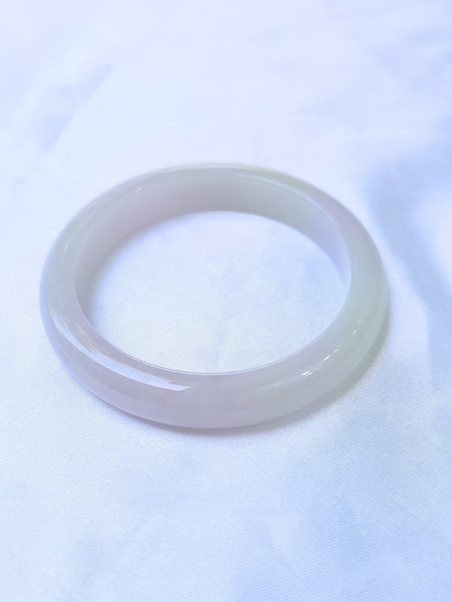 GUARDIAN | JAYDE Untreated Grade-A Jadeite Bangle in Dreamy Lavender Purple and Pastel Green (52.3mm Half Round)