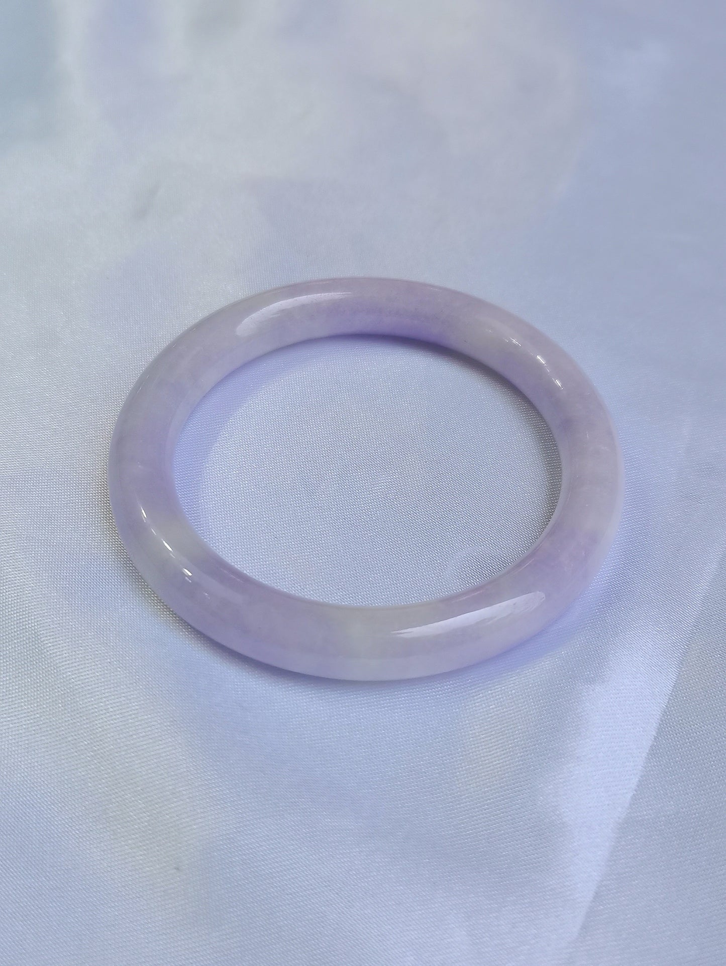 GUARDIAN | JAYDE Untreated Grade-A Jadeite Bangle in Dark Lavender Purple and White (51.8mm Round)