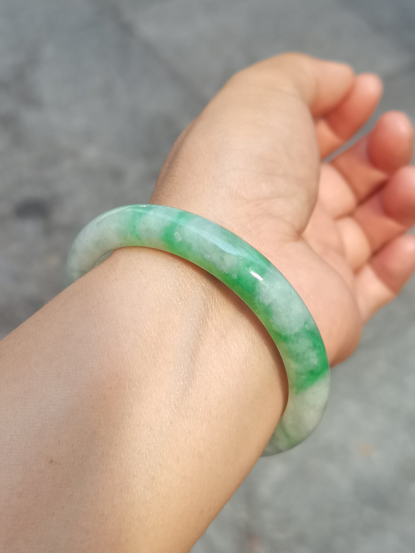 GUARDIAN | JAYDE Untreated Grade-A Jadeite Bangle in Dreamy White with patches of Vibrant Green (52.2mm Round)
