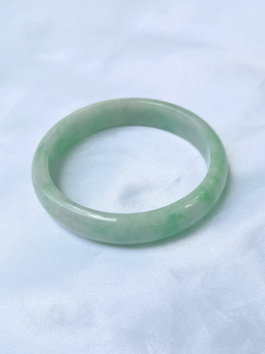 GUARDIAN | JAYDE Untreated Grade-A Jadeite Bangle in Pastel Green (56mm Oval)