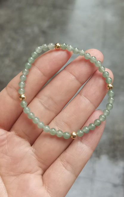 Yuan | 18ct gold Jadeite Bead Bracelet in Darker Aqua Green (4mm)