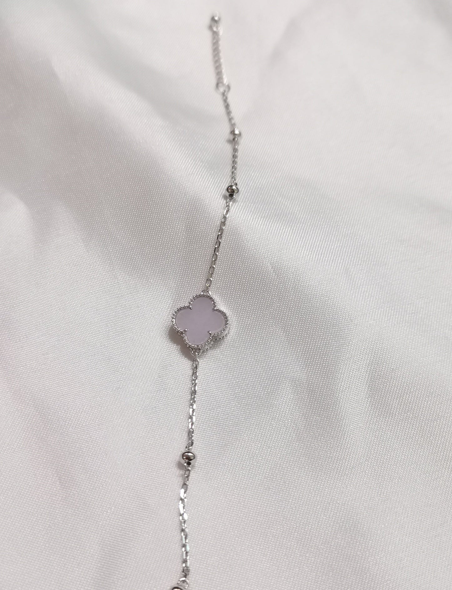 Nature | Liàn Four Leaf Clover Jadeite Bracelet in Light Lavender Purple (10mm)