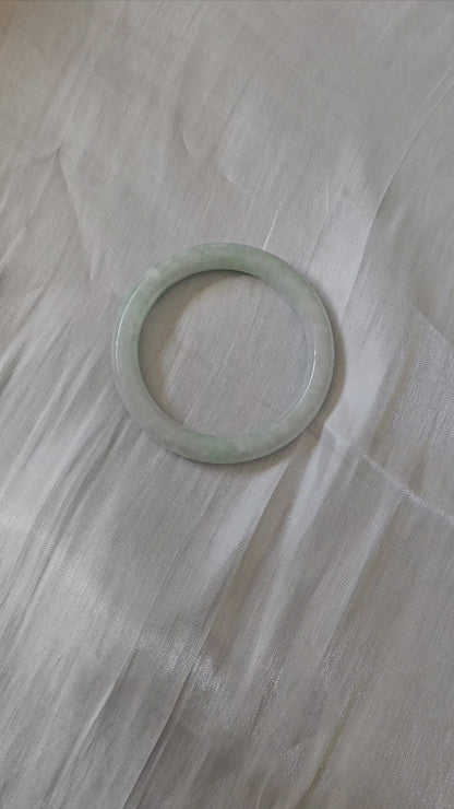 GUARDIAN | JAYDE Natural Grade-A Jadeite Bangle in Misty White with Green Patterns (56.7mm Round)