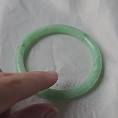 GUARDIAN | JAYDE Untreated Grade-A Jadeite Bangle in Apple Green (57.2mm Round)