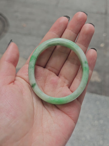 GUARDIAN | JAYDE Natural Grade-A Jadeite Bangle in Pastel Green (53.2mm Oval)