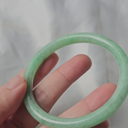 GUARDIAN | JAYDE Untreated Grade-A Jadeite Bangle in Apple Green (57.2mm Round)
