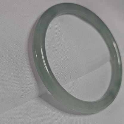 GUARDIAN | JAYDE Untreated Grade-A Jadeite Bangle in Aqua Green (54.5mm Thin Round)