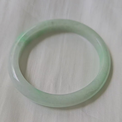 GUARDIAN | JAYDE Natural Grade-A Jadeite Bangle in Pastel Green (52.8mm Oval)