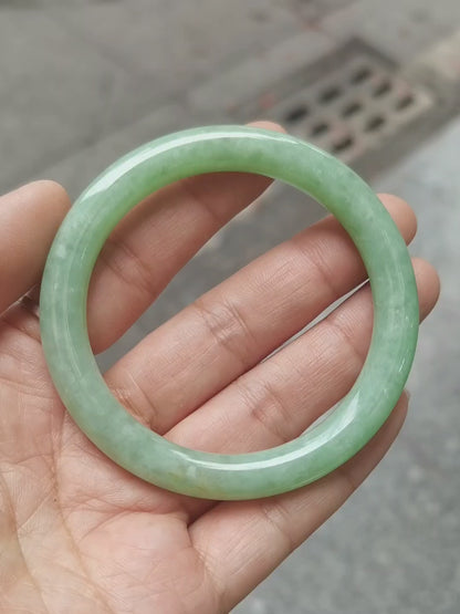 GUARDIAN | JAYDE Untreated Grade-A Jadeite Bangle in Apple Green (54.3mm Round)