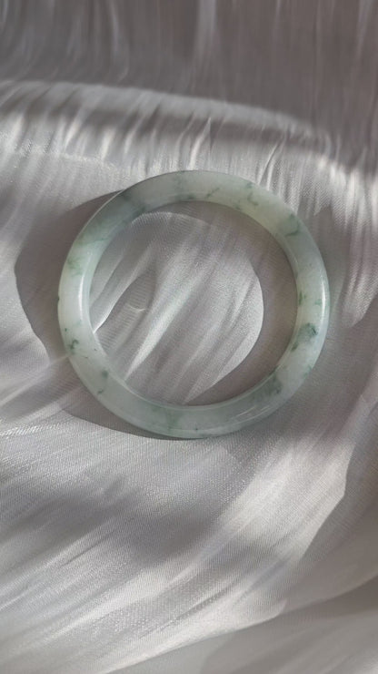 GUARDIAN | JAYDE Natural Grade-A Jadeite Bangle in Floral Green/Piao Hua (55mm Round)