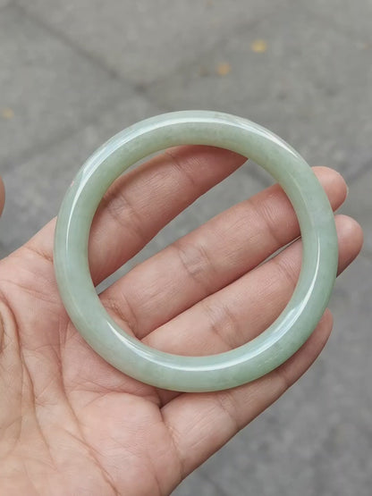 GUARDIAN | JAYDE Untreated Grade-A Jadeite Bangle in Pastel Green (53.4mm Round)