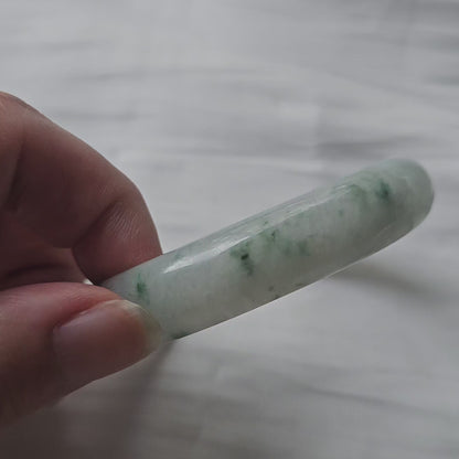 GUARDIAN | JAYDE Natural Grade-A Jadeite Bangle in Floral Green/Piao Hua (57.2mm Oval)